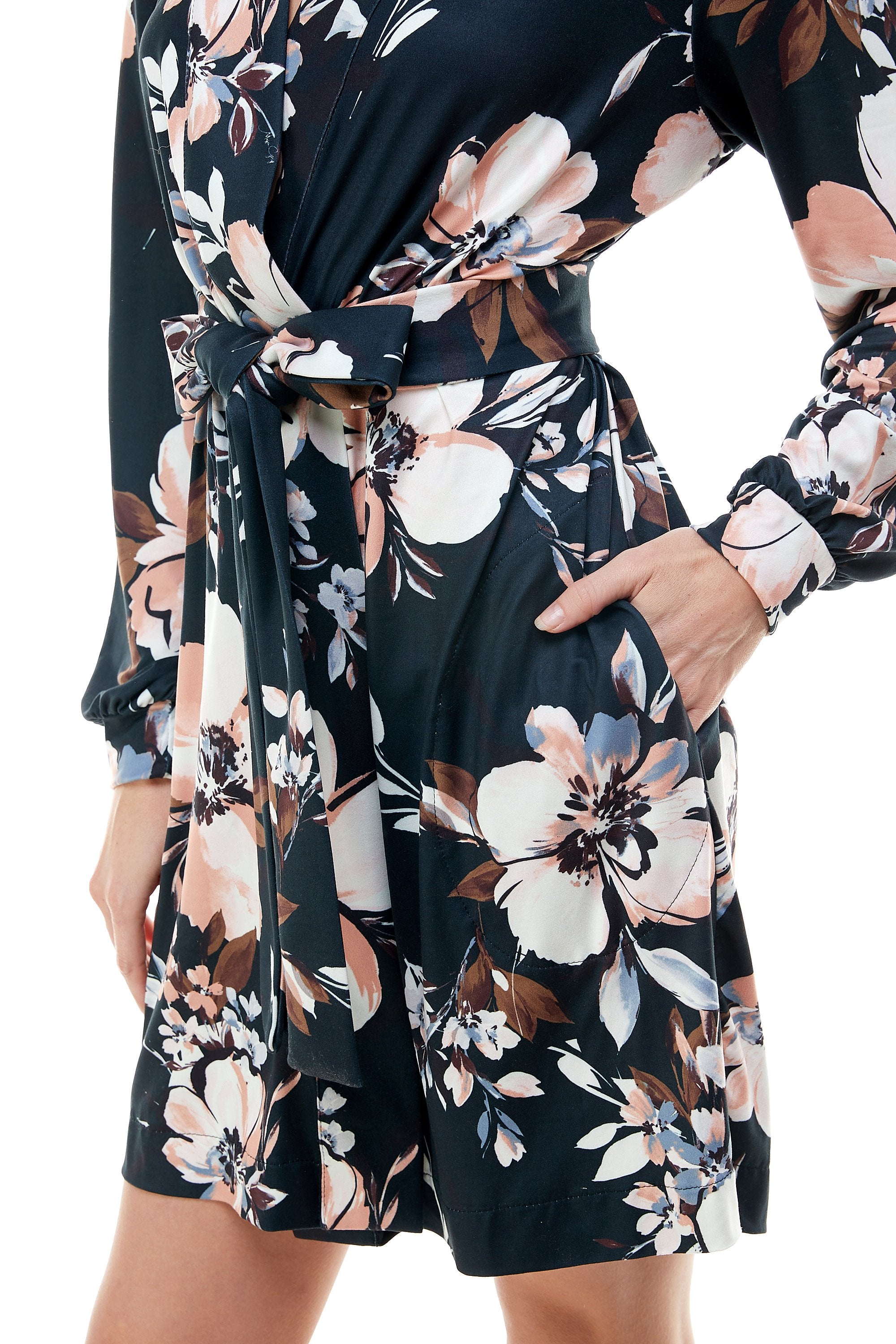 Load image into Gallery viewer, BANDED SHORT | MIDNIGHT NAVY POWDER FLOWER
